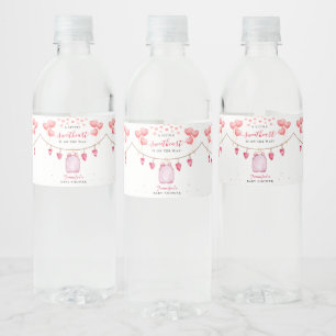 En liten älskling Baby Shower på Alla hjärtans d Vattenflaskor Etikett