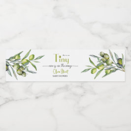 En liten är på väg att bli babyskare vattenflaskor etikett