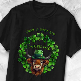 En liten bit över backen Grön tjur och klöver T Shirt