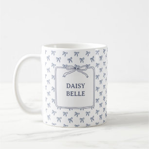 En liten blå jeanbaby blå kokettbåge kaffemugg