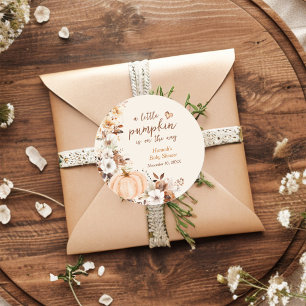 En liten Blommigt, babyskor Runt Klistermärke