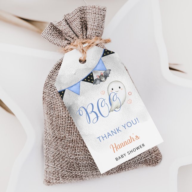 En liten boo är nästan en riktig pojkvän-babyskor- presentetikett (Skapare uppladdad)