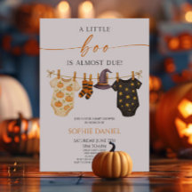 En liten Boo är nästan förfallen! Halloween Baby S