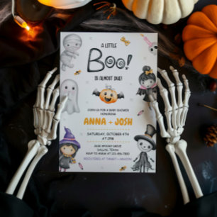 En liten boo är nästan på väg att bli Halloween-ba Inbjudningar