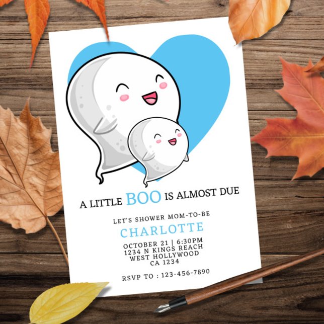 En liten boo är nästan på väg till Halloween Baby  Inbjudningar (A Little Boo is Almost Due Halloween Baby Shower Invitation from Ricaso. Blue love heart & ghost 
)