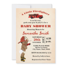 En liten brandman är på väg att bli en babystötare