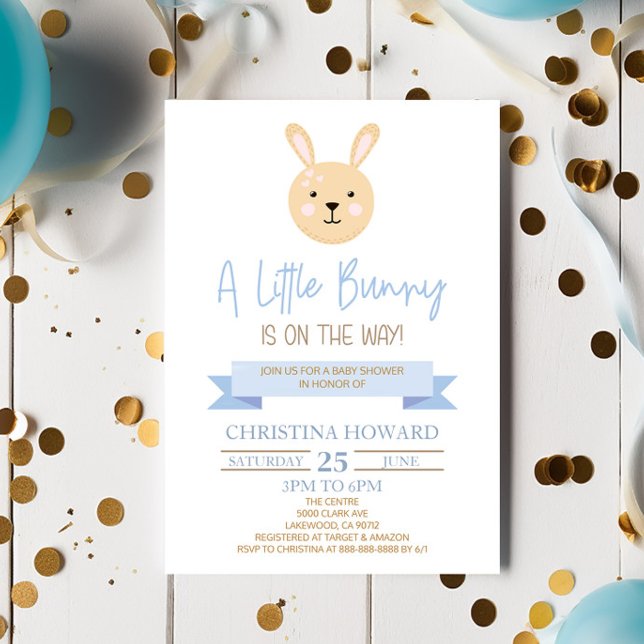 En liten bunny är på väg! Blue Baby Shower Inbjudningar (Skapare uppladdad)