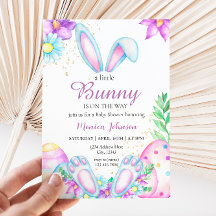 En liten Bunny är på väg mot babyskor