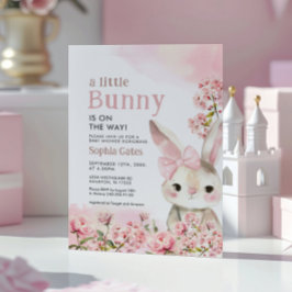 En liten Bunny är på väg mot babyskor Inbjudningar