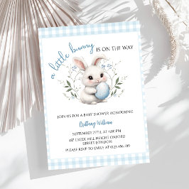 En liten bunny är på Way Blue Boy Shower Inbjudningar