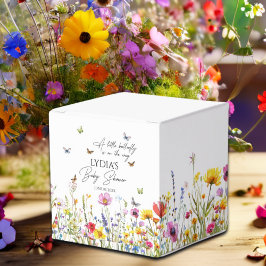 En liten Butterfly WildblommBaby Shower Presentaskar