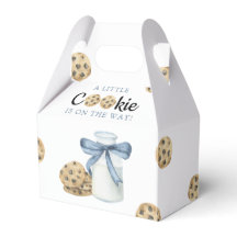 En liten cookie är på väg att duscha babyduschen