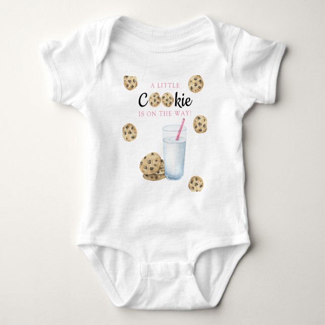 En liten cookie är på väg att duscha babyduschen t shirt (Framsida)