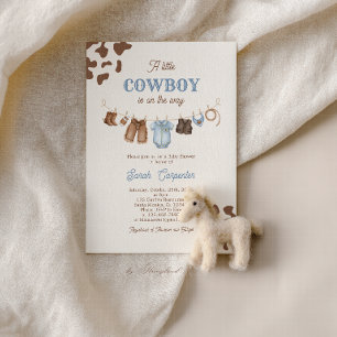 En liten cowboy-bebis shower pojke inbjudan