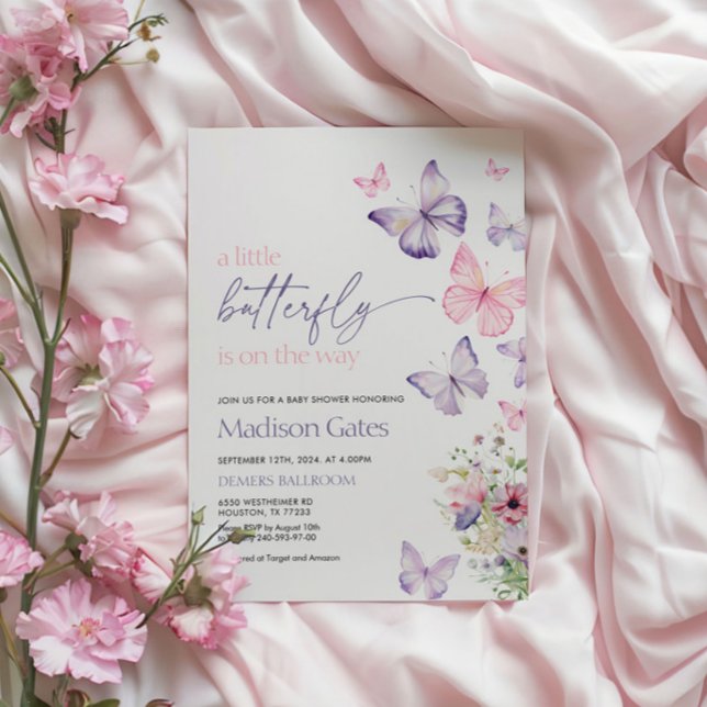 En liten fjäril är på väg att bjudas in inbjudningar (butterfly baby shower invitation, a little butterfly is on the way)