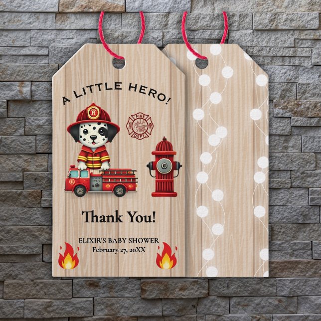 En liten Hero Firelångbilds babystövel Presentetikett (Skapare uppladdad)