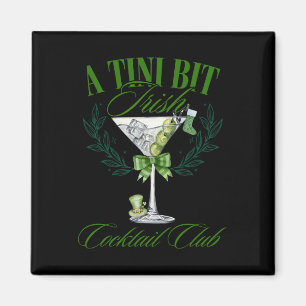 En liten irländsk rolig St Patricks Day Martini Ta Magnet