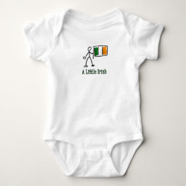 En liten irländsk t shirt