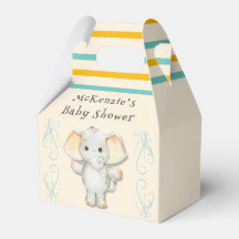 En liten jordnöt är på väg att duscha elefantbarn