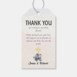 En liten jordnöt är på väg att visa sig i babyskor presentetikett