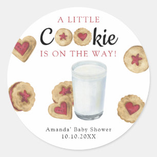 En liten kaka är på väg Baby shower Runt Klistermärke