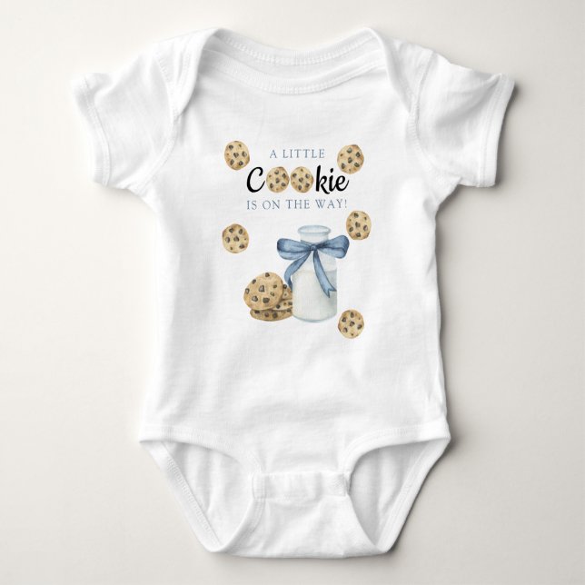 En liten kaka är på väg Baby shower T Shirt (Framsida)