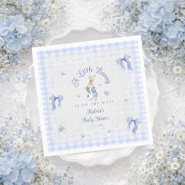 En liten kanin är på väg Blå babyfirande Pappersservett