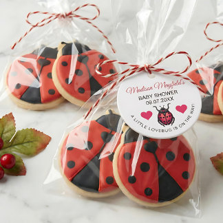 En liten kärleksnyckelpiga är på väg Ladybug Gåvor Etiketter