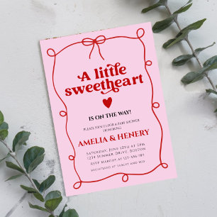 En liten kärringflicka hjärtans baby shower-inbjud inbjudningar