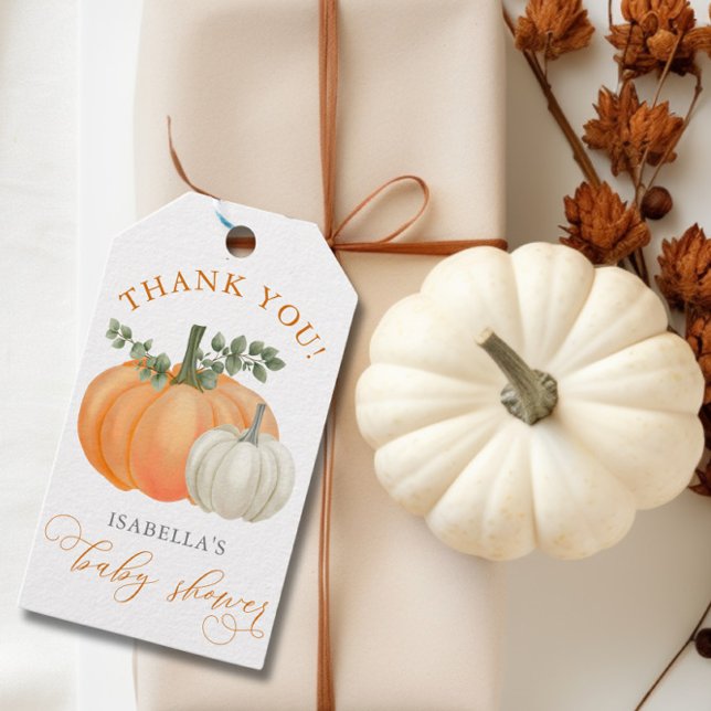 En liten knumpkin-hösten-babystövel presentetikett (pumpkin baby shower tag)