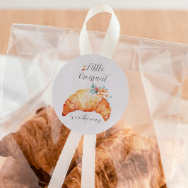 En liten kroissant är på väg att visa sig vara en  runt klistermärke