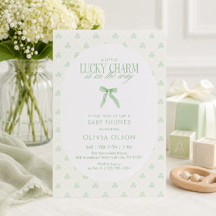 En liten lyckosam jätte är på väg Baby Shower Inbjudningar