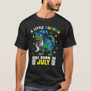 En liten magiker föddes i juli t shirt