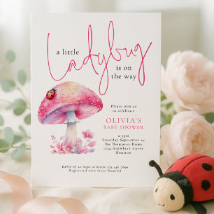 En liten nyckelpiga svamp baby shower inbjudningar