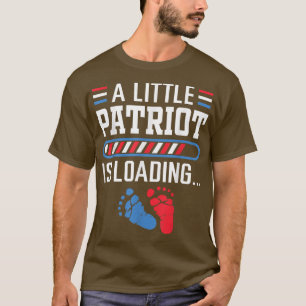 En liten patriot som laddar 4:e juli Gravid Ann T Shirt