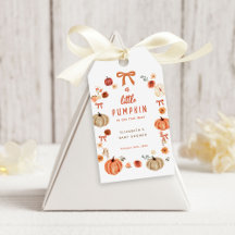 En liten pipa är på väg att välkomnas av babyskor