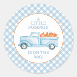 En liten pumpa är på väg blå lastbil baby shower runt klistermärke