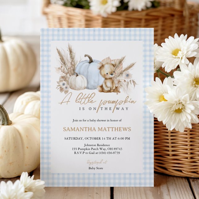 En Liten Pumpa Höst Blå Gingham Pojke Bebis Firand Inbjudningar (A Little Pumpkin Fall Blue Gingham Boy Baby Shower Invitation)