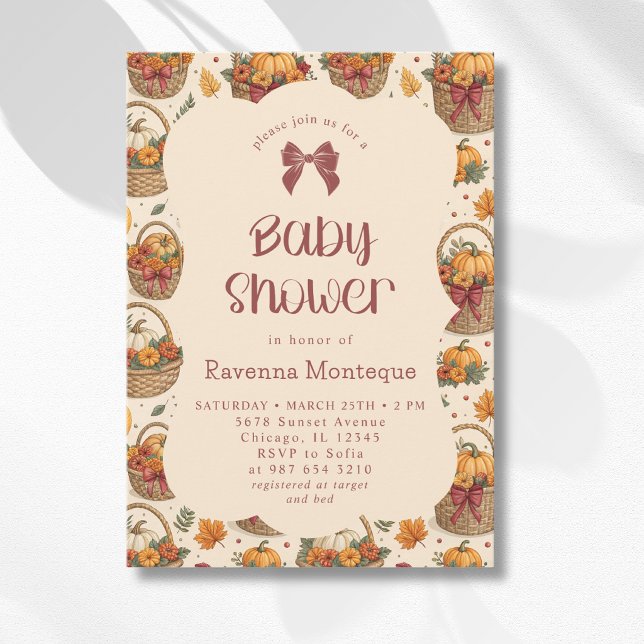 En liten pumpakorg vinröd baby shower-båge inbjudningar (Skapare uppladdad)