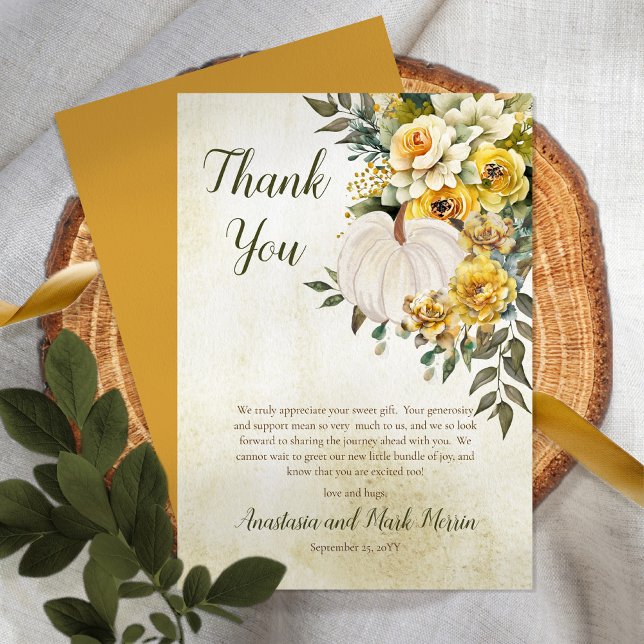 En liten Pumpkin Harvest Guld Blommigt Baby Shower Tack Kort (Beautiful autumn florals and a creamy white pumpkin "Thank You" card design.)