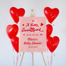 En liten, rödröd Rosa Valentine Baby Shower
