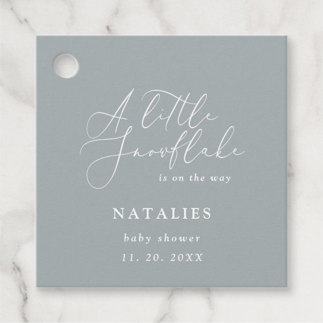 En liten snöflammande vinterbabydusch party gåvor etiketter (Framsida)