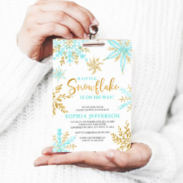 En liten snöflinga är på väg att bli babyskabare inbjudningar