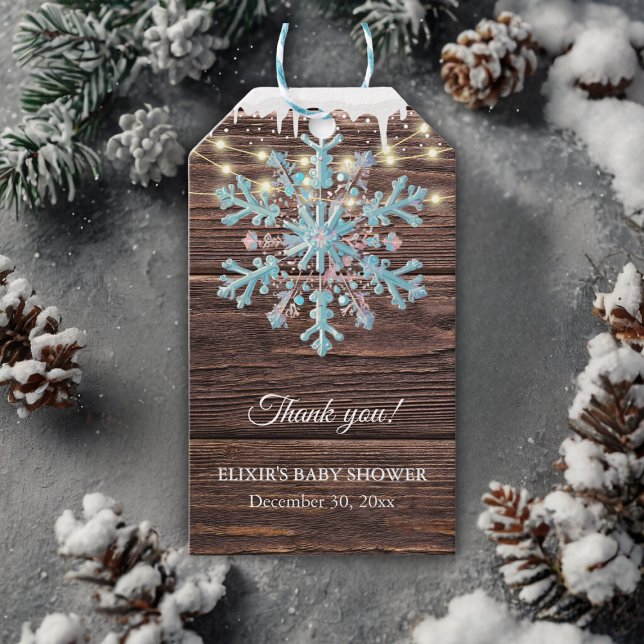 En liten snöflingor Rustic Winter Baby Shower Presentetikett (Skapare uppladdad)