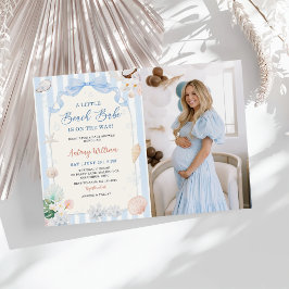 En liten strandbaby skaldjurs Babyshower Foto Inbjudningar