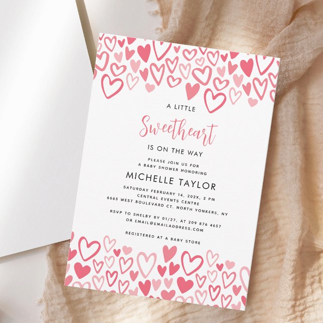 En liten ung Rosa lyssnar på skribenten Baby Showe Inbjudningar (Little Sweetheart Pink Hearts Valentines Girl Baby Shower Invitation)