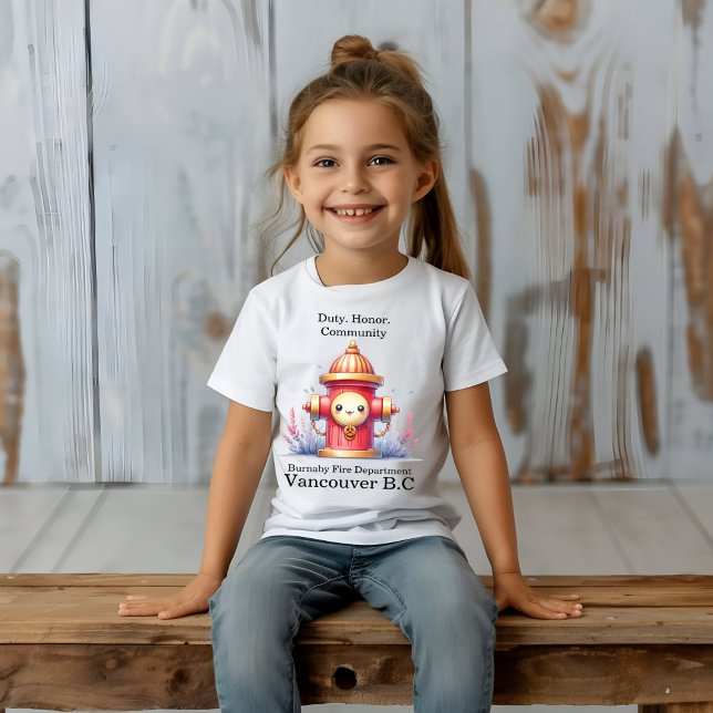 En liten vattendryck i en levande trädgårdsmiljö t shirt (Skapare uppladdad)