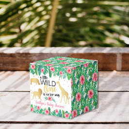 En liten Vild är på väg mot flickornas babyskor Presentaskar