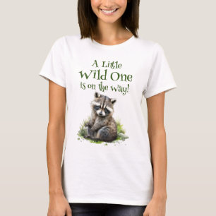 En liten Vild en är på väg att bli Mamma T Shirt
