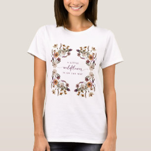 En liten vildblomma t shirt